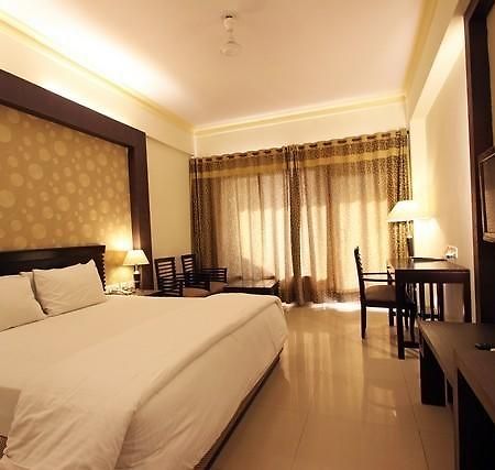 Shiva Oasis Resort Neemrana Ruang foto